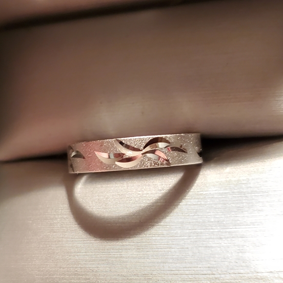 .925 Sterling Silver Star Burst Band - Picture 8 of 8